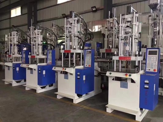 آلة صب حقن عمودي Cnc لقطع كهربائية 7.5KW قوة المحرك